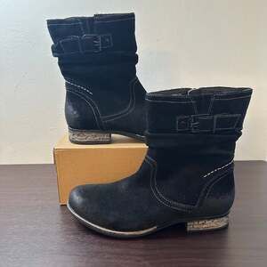 Earth Beaufort Black Suede Western Ankle Boots, Size 9, Plaid Lining, New